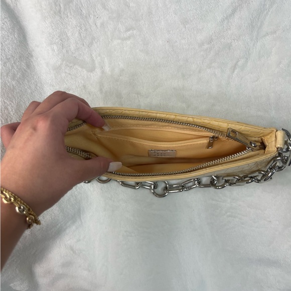 A NEW DAY LIGHT YELLOW BAG - Picture 3 of 4